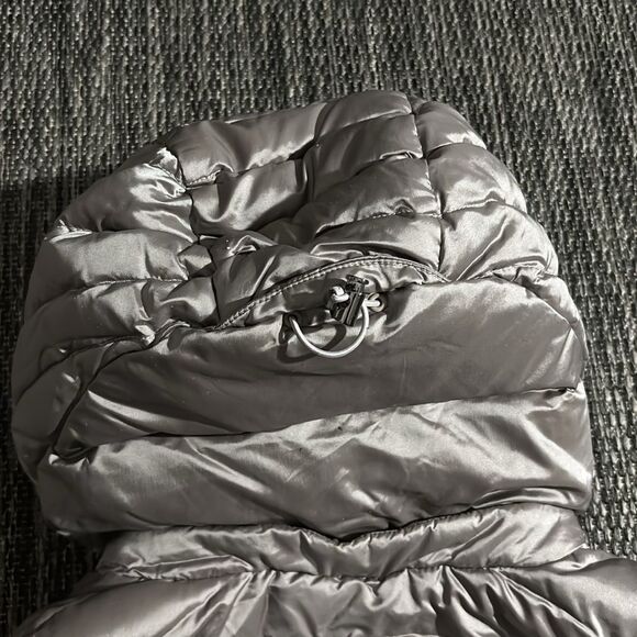 Lululemon Brave the Cold Vest - Picture 10 of 13